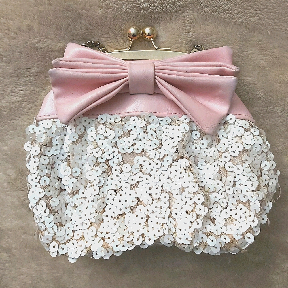 Chocolate New York Shoulder mini purse